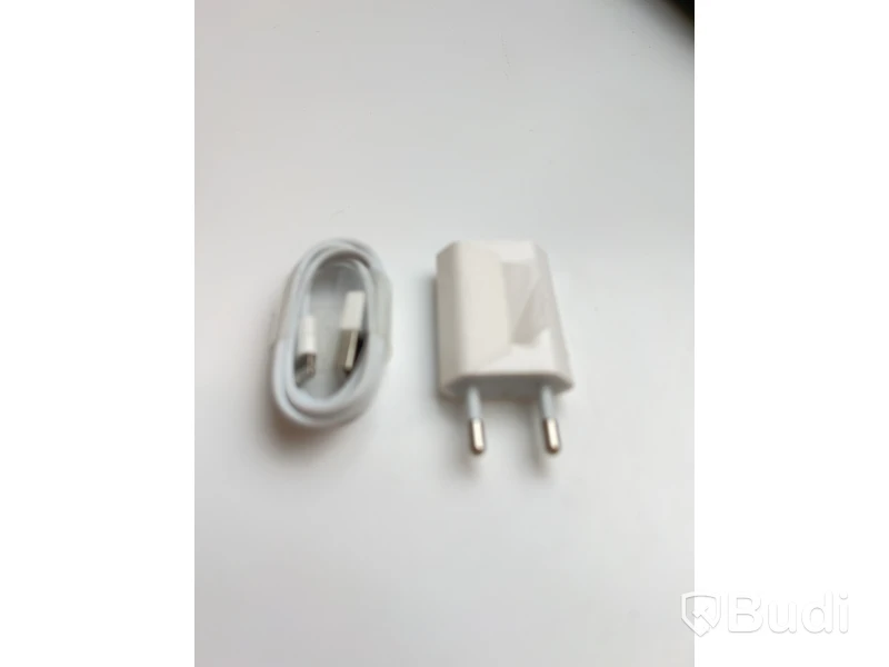 Mobil Apple iPhone X 64GB. inkl laddare. OBS! Sprucken fram/baksida