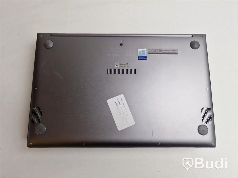 Dator Asus VivoBook S14 inkl. laddare.