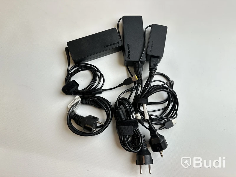 3 st. Lenovo ThinkPad USB-C Dock inkl. strömkabel.