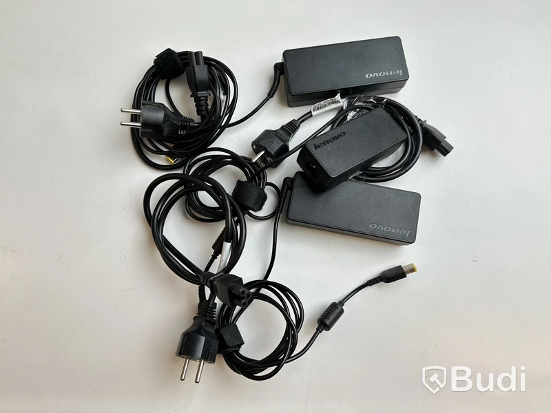 3 st. Lenovo ThinkPad USB-C Dock inkl. strömkabel.