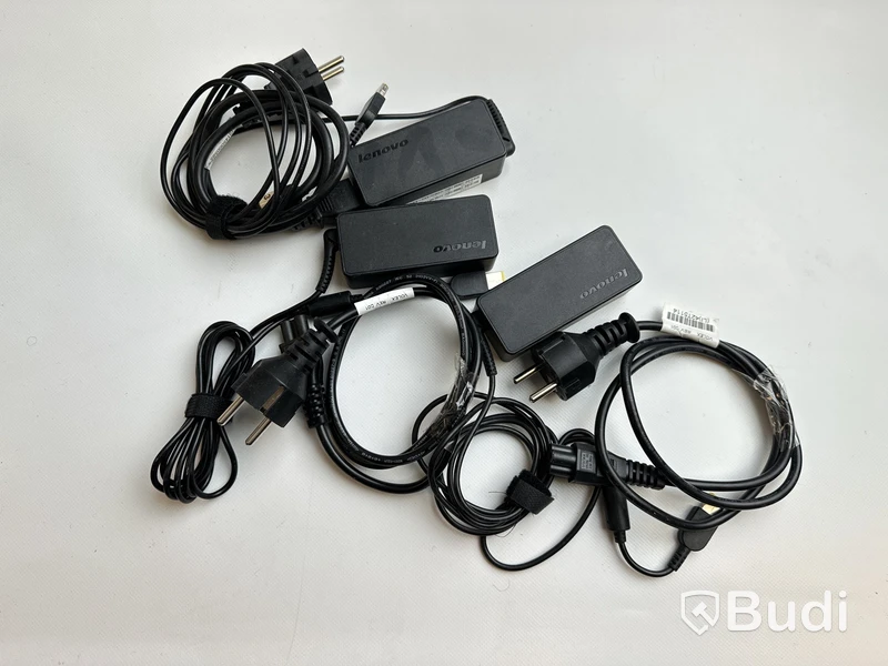 3 st. Lenovo ThinkPad USB-C Dock inkl. strömkabel.