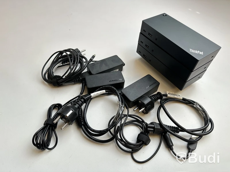 3 st. Lenovo ThinkPad USB-C Dock inkl. strömkabel.