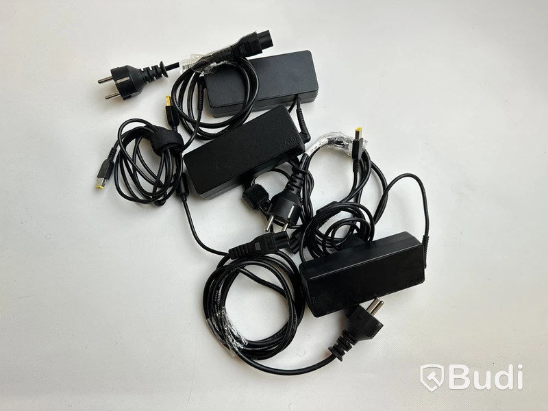 3 st. Lenovo ThinkPad USB-C Dock inkl. strömkabel.