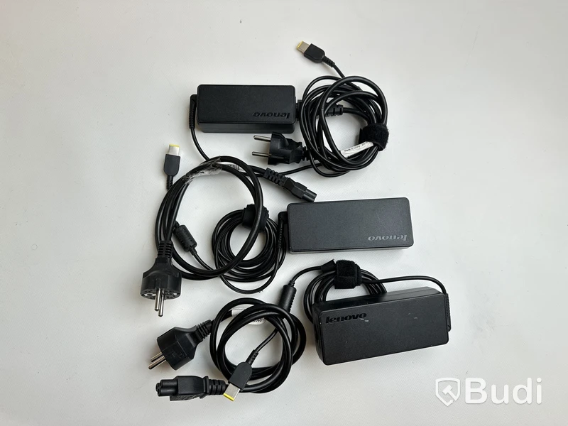 3 st. Lenovo ThinkPad USB-C Dock inkl. strömkabel.