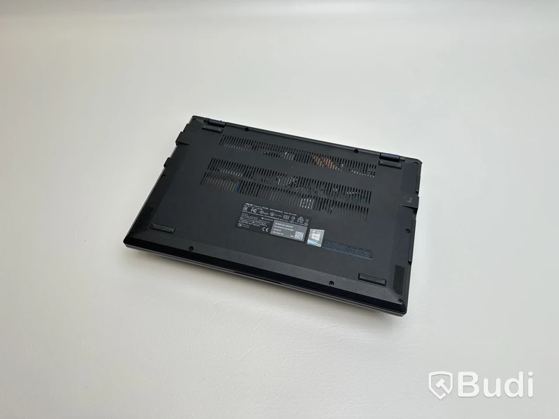 Dator Asus ExpertBook B14 med dock. OBS! Inget OS, liten skada på ena hörnet, se bilder.
