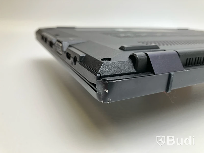 Dator Asus ExpertBook B14 med dock. OBS! Inget OS, liten skada på ena hörnet, se bilder.