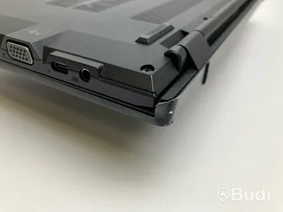 Dator Asus ExpertBook B14 med dock. OBS! Inget OS, liten skada på ena hörnet, se bilder.