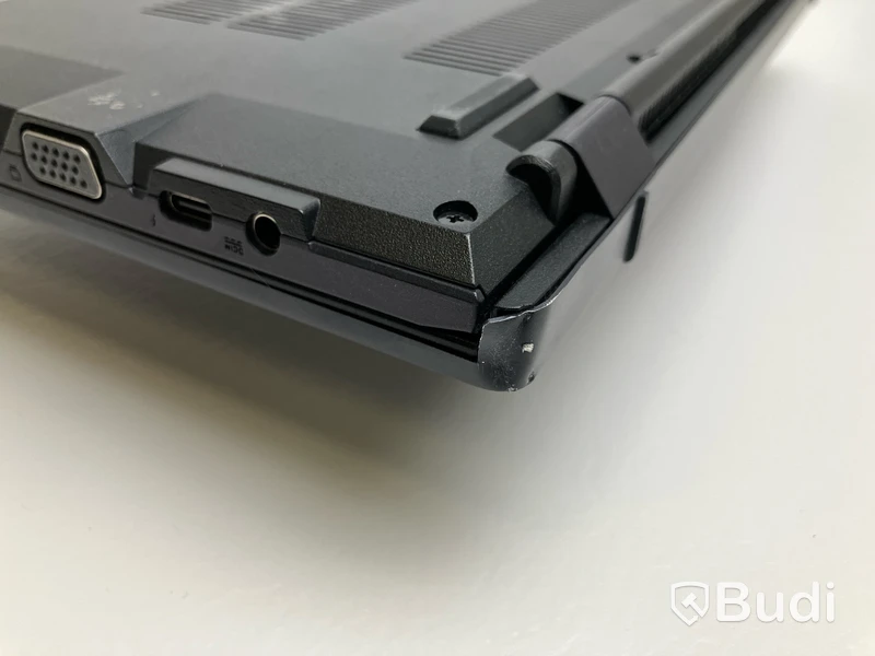 Dator Asus ExpertBook B14 med dock. OBS! Inget OS, liten skada på ena hörnet, se bilder.