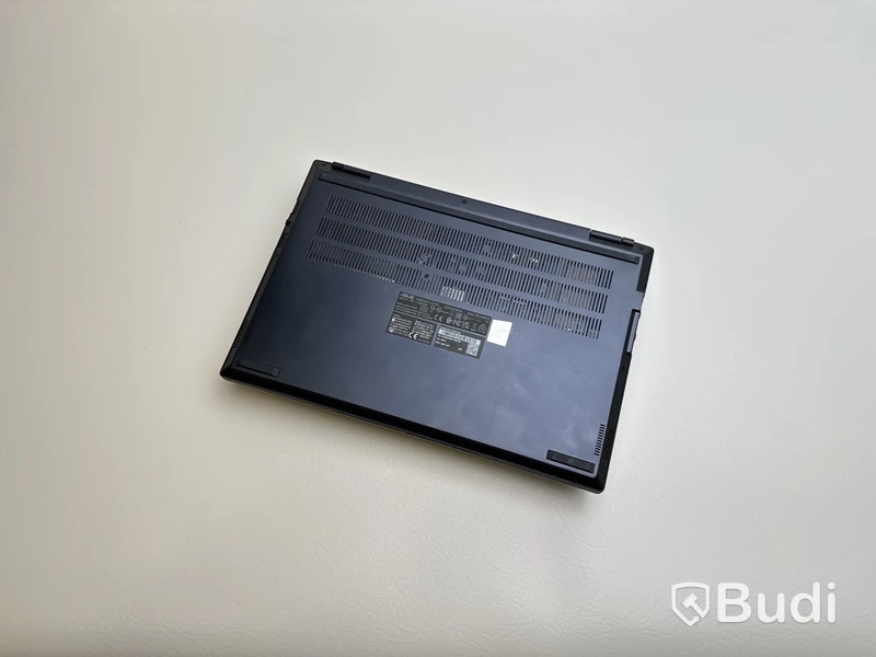 Dator Asus ExpertBook B5 med dock. OBS! Inget OS, laddare medföljer ej.