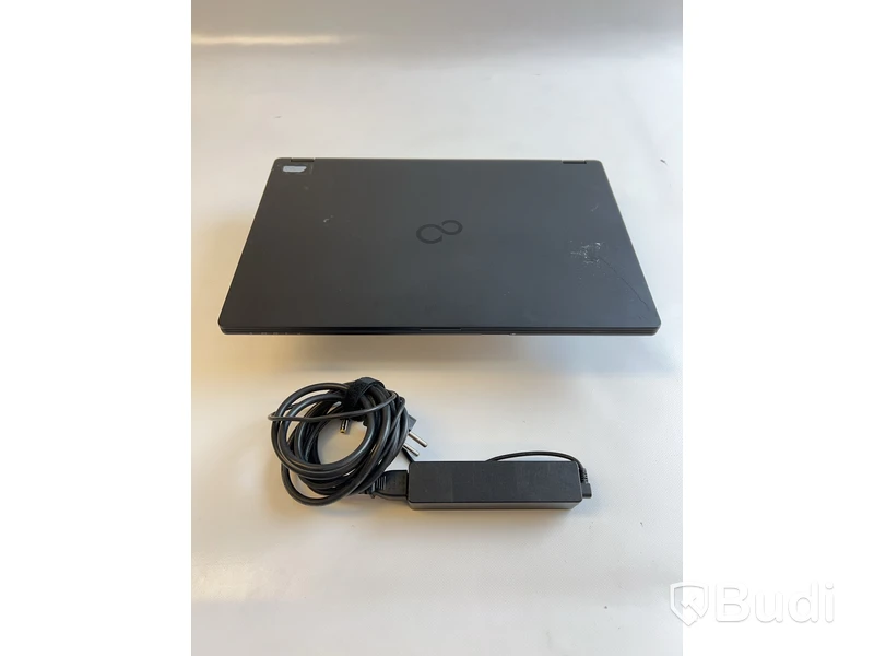 Dator Fujitsu Lifebook U757 inkl. Laddare OBS! Inget OS.