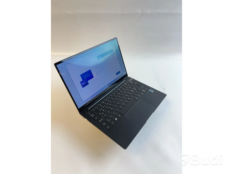 Dator Samsung Galaxy Book Pro med originalförpackning.