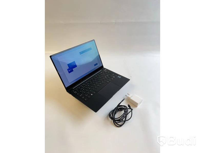 Dator Samsung Galaxy Book Pro med originalförpackning.