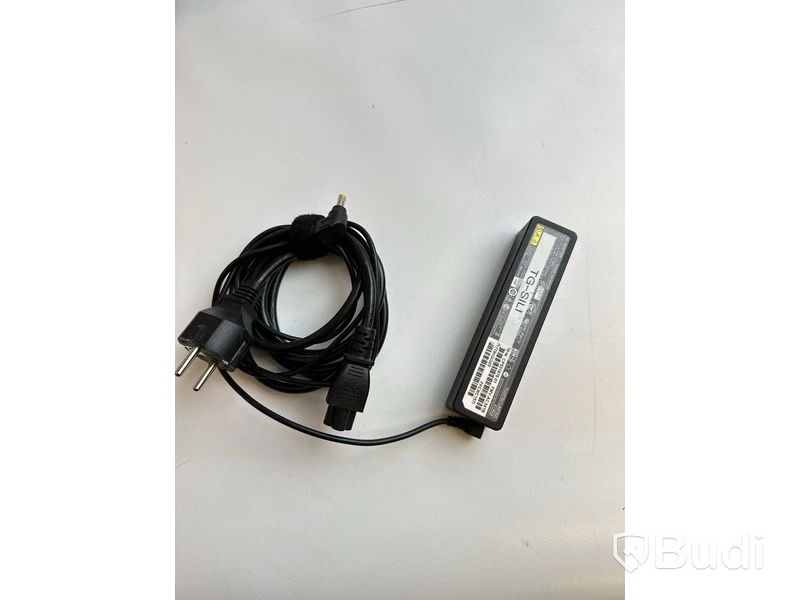 Dator Fujitsu Lifebook U727 inkl. Laddare. OBS! Inget OS.
