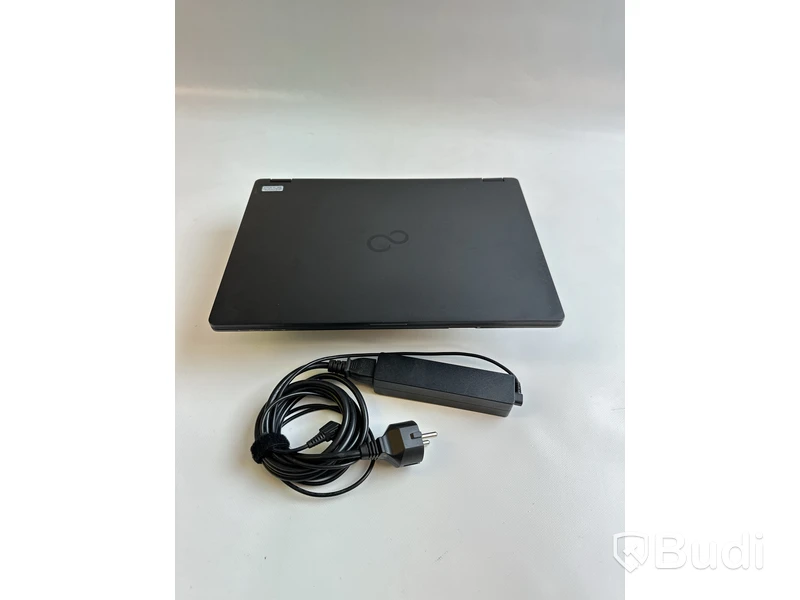 Dator Fujitsu Lifebook U747 inkl. Laddare. OBS! Inget OS.