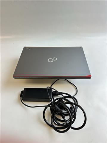 Dator Fujitsu Lifebook E746 inkl. Laddare. OBS! Inget OS