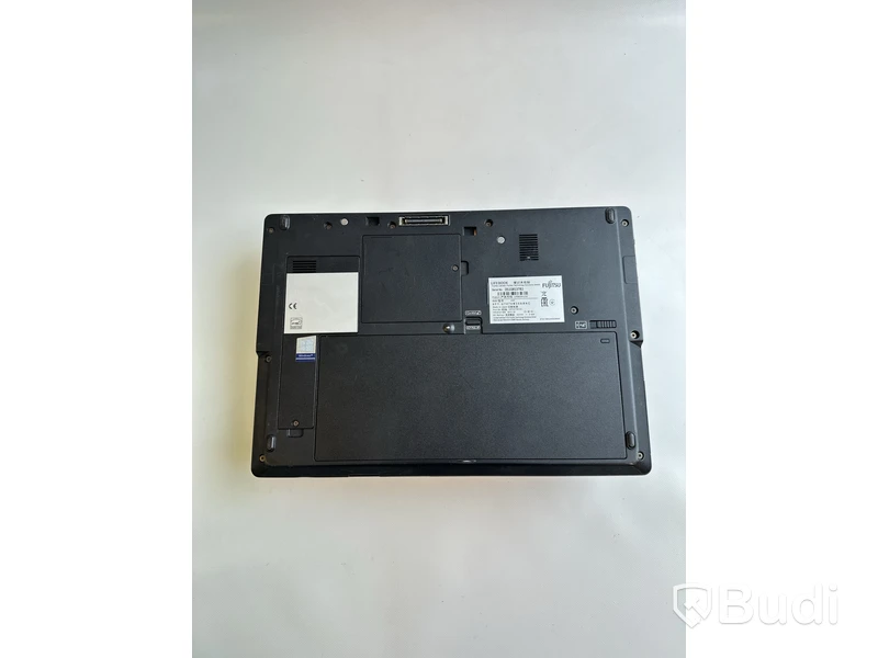 Dator Fujitsu Lifebook U747 inkl. Laddare och dock. OBS! Inget OS.