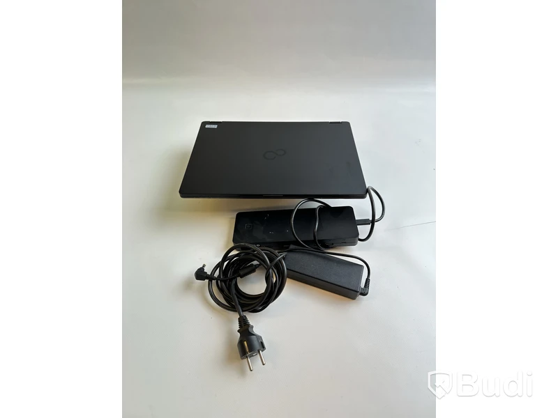 Dator Fujitsu Lifebook U747 inkl. Laddare och dock. OBS! Inget OS.