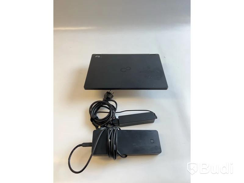 Dator Fujitsu Lifebook U747 inkl. Laddare och dock. OBS! Inget OS.