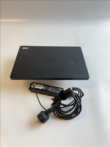 Dator Fujitsu Lifebook U727 inkl. Laddare. OBS! Inget OS.