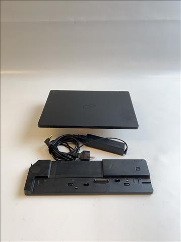 Dator Fujitsu Lifebook U747 inkl. laddare och dock. OBS! Inget OS.