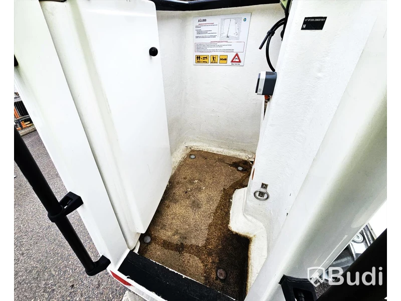 Lätt lastbil Iveco Daily 35S14S | Skylift klubb | Endast 428 mil