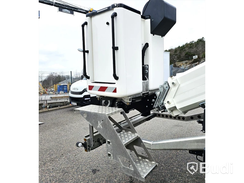 Lätt lastbil Iveco Daily 35S14S | Skylift klubb | Endast 428 mil