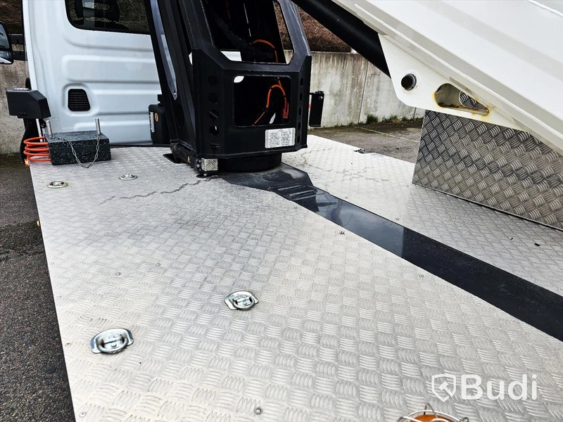 Lätt lastbil Iveco Daily 35S14S | Skylift klubb | Endast 428 mil