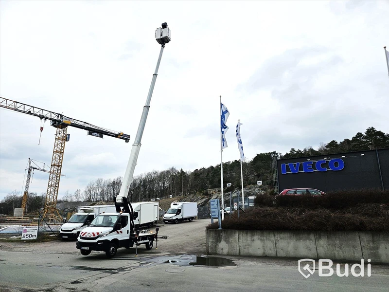Lätt lastbil Iveco Daily 35S14S | Skylift klubb | Endast 428 mil