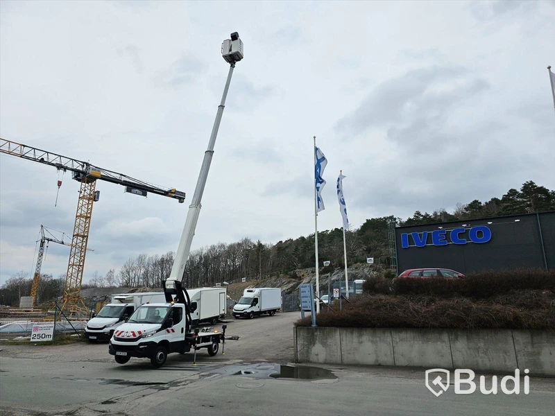 Lätt lastbil Iveco Daily 35S14S | Skylift klubb | Endast 428 mil