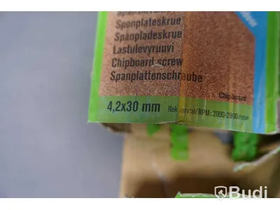 Rullbandad spik & blandade skruvar- Senco 3,1x22 mm, Essve spånskivskruv, Essve gipsskruv.