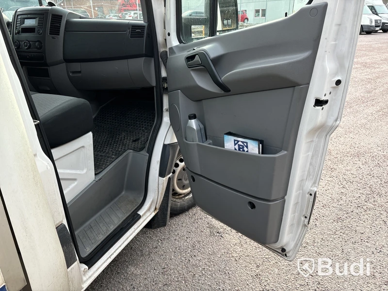 Volkswagen Crafter 35 volymskåp med bakgavellyft 2.0 TDI (163hk) -2014 EXPORT