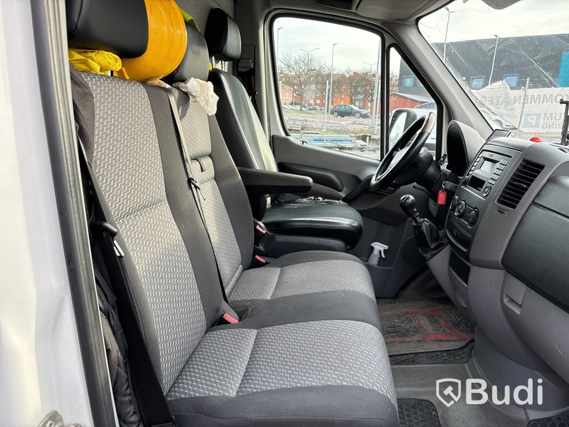 Volkswagen Crafter 35 volymskåp med bakgavellyft 2.0 TDI (163hk) -2014 EXPORT