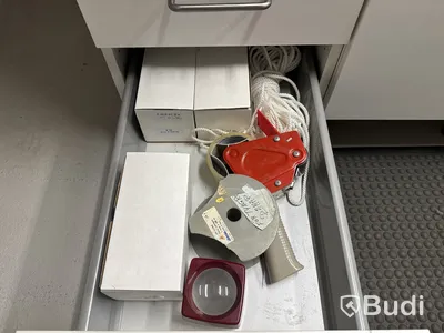 Skärbord, skåp m.m.