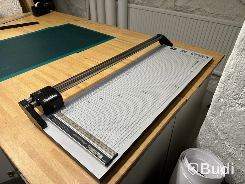 Skärbord, skåp m.m.