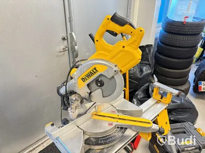 Kap & gersåg DeWalt med stativ.
