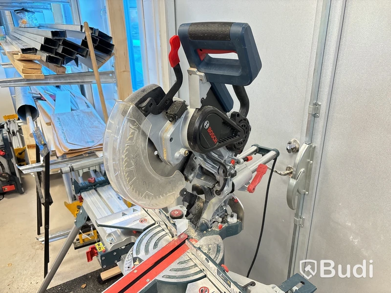 Kap & gersåg Bosch med stativ