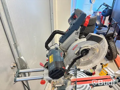 Kap & gersåg Bosch med stativ