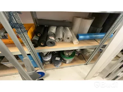 Skottkärra, hyllor med innehåll. Stort Parti.