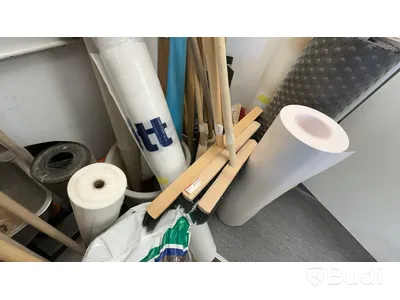 Skottkärra, hyllor med innehåll. Stort Parti.