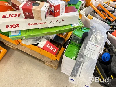 Verktygslådor med innehåll, förbrukningsvaror m.m.