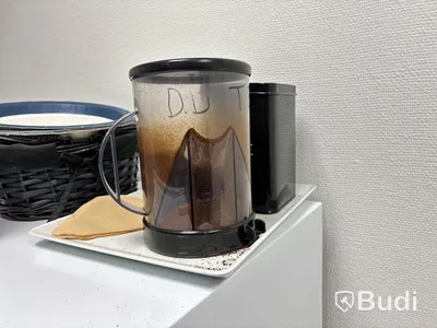 Matrumsmöbler, mikros, kaffebryggare m.m.