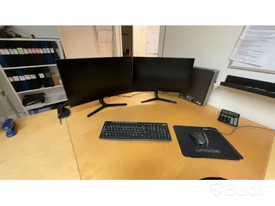 Kontorsmöbler, dataskärmar m.m.