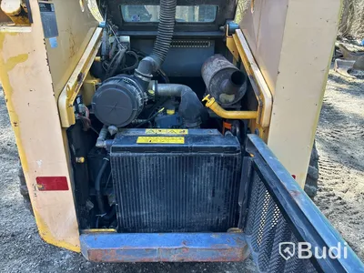 Kompaktlastare Gehl 6640 Turbo med redskap.