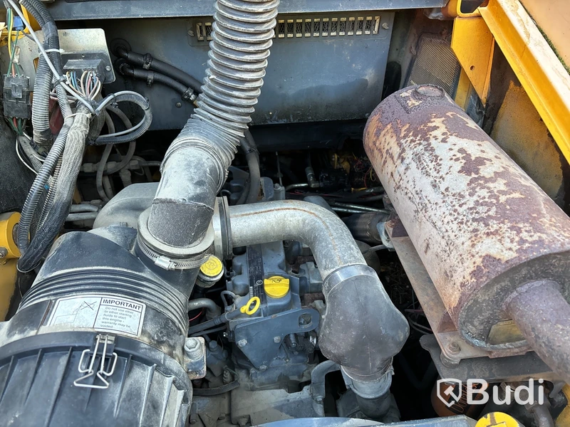 Kompaktlastare Gehl 6640 Turbo med redskap.