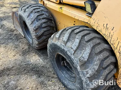 Kompaktlastare Gehl 6640 Turbo med redskap.