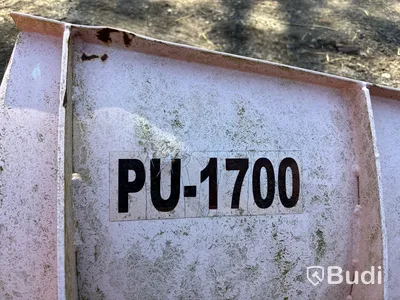 Kompaktlastare Gehl 6640 Turbo med redskap.