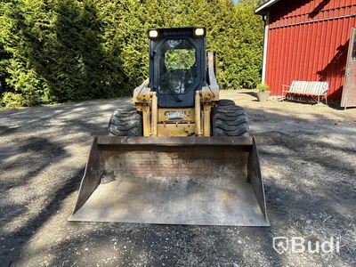 Kompaktlastare Gehl 6640 Turbo med redskap.