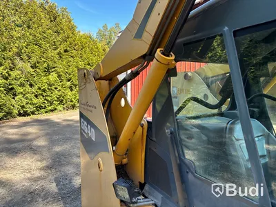 Kompaktlastare Gehl 6640 Turbo med redskap.