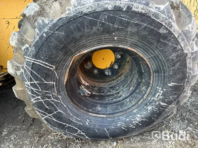 Kompaktlastare Gehl 6640 Turbo med redskap.