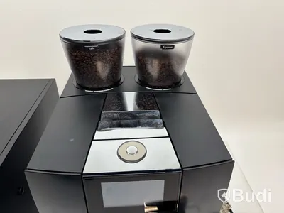 Kaffemaskin Jura Giga X8c och mjölkkyl Vitrifrigo FG10i DGT 4L, 2023